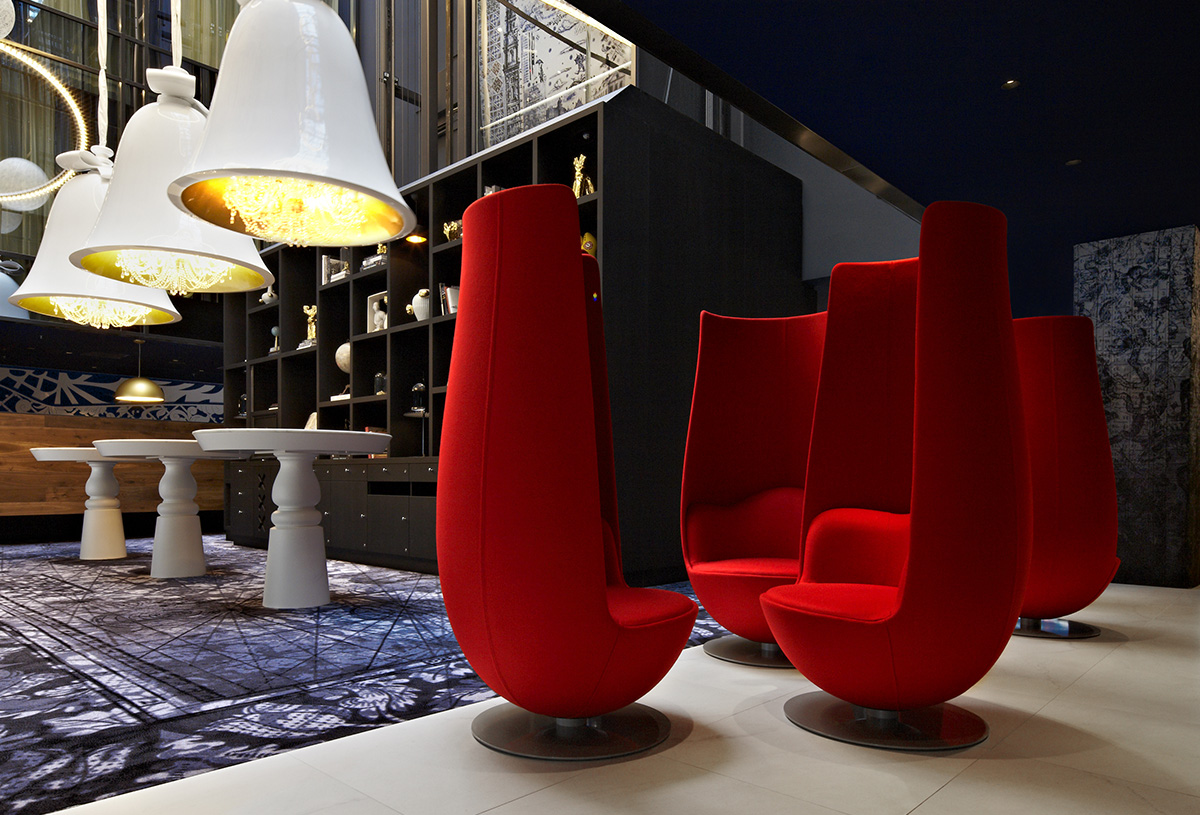 Tulip chairs in Andaz Amsterdam Prinsengracht Hotel Tulip chairs in Andaz Amsterdam Prinsengracht Hotel