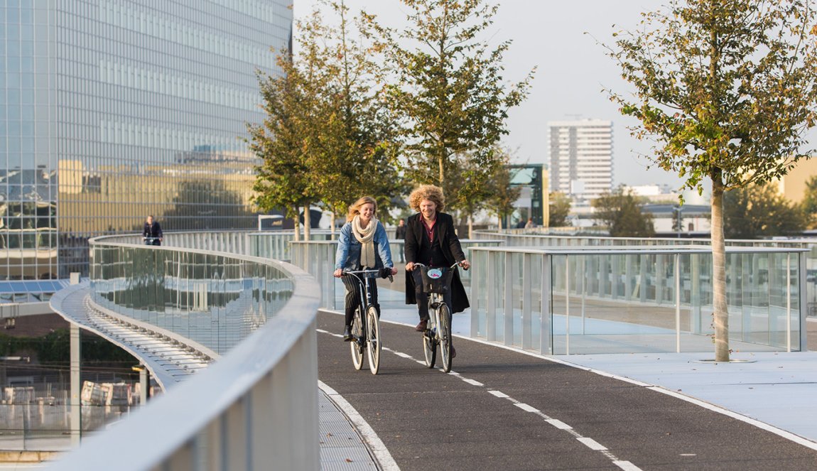 Cyclists Moreelsebrug Utrecht Cyclists Moreelsebrug Utrecht