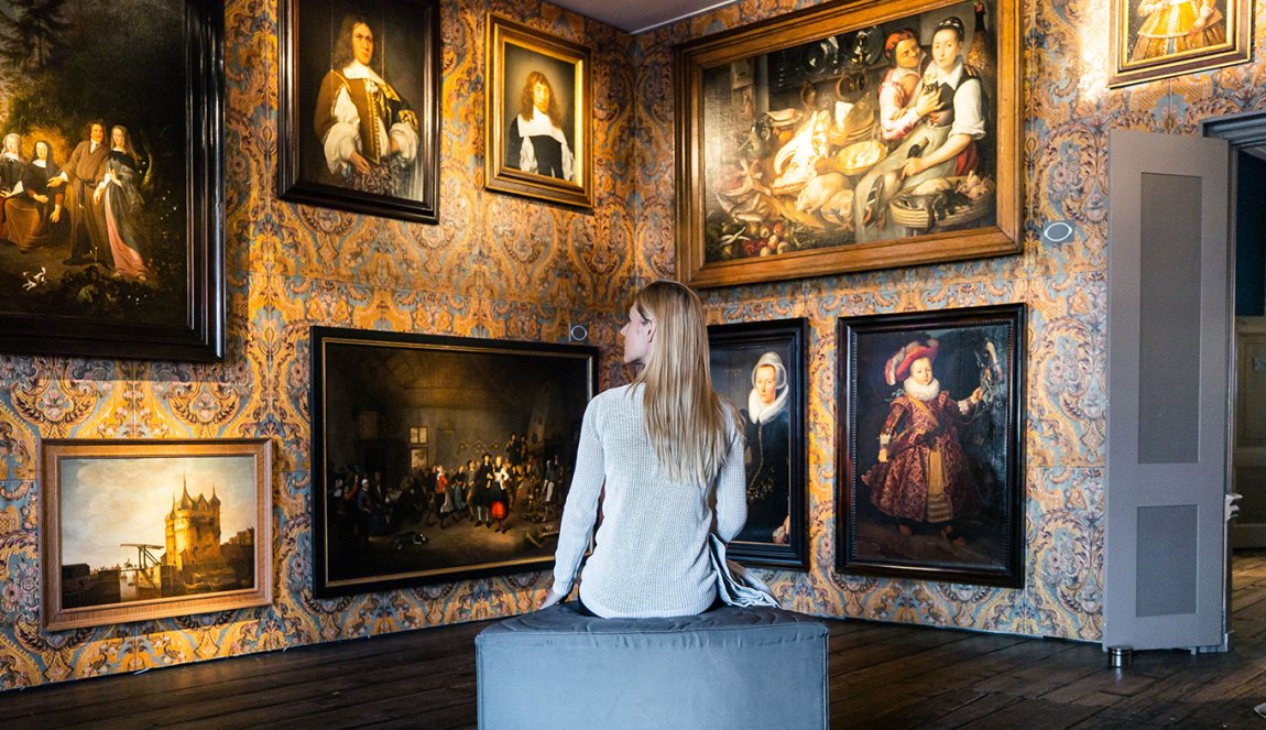 Lady on bench in Westfries museum in Hoorn Lady on bench in Westfries museum in Hoorn