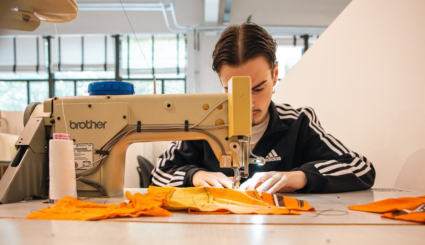Arnhem NOoF behind the sewing machine Arnhem NOoF behind the sewing machine