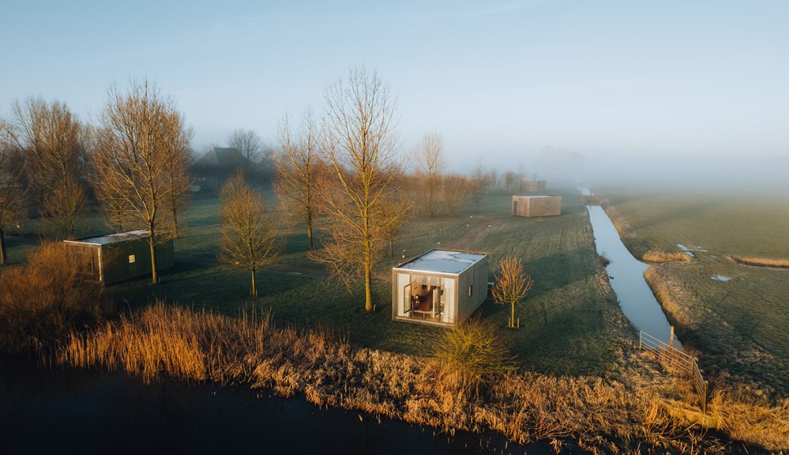 Beautiful hotel-cubes with panoramic views. Hotel-room-with-a-view in Weidumerhout, Friesland Beautiful hotel-cubes with panoramic views. Hotel-room-with-a-view in Weidumerhout, Friesland
